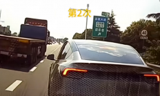 特斯拉驾驶员高速上5次别停后车并竖中指：寻衅滋事 行拘5日