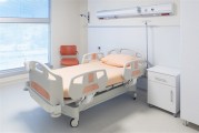 男生拍抽象视频被网友诊断为脊柱隐裂：神了