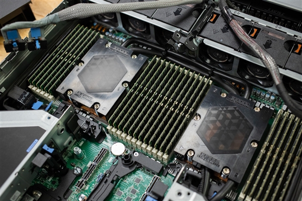 戴尔服务器持续运行4个月：打破圆周率世界纪录！算到314万亿亿