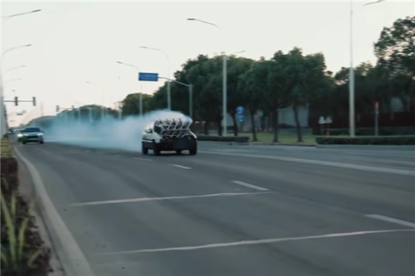 四缸八涡轮!赛车博主为博眼球将报废改装车开上路:驾照没了